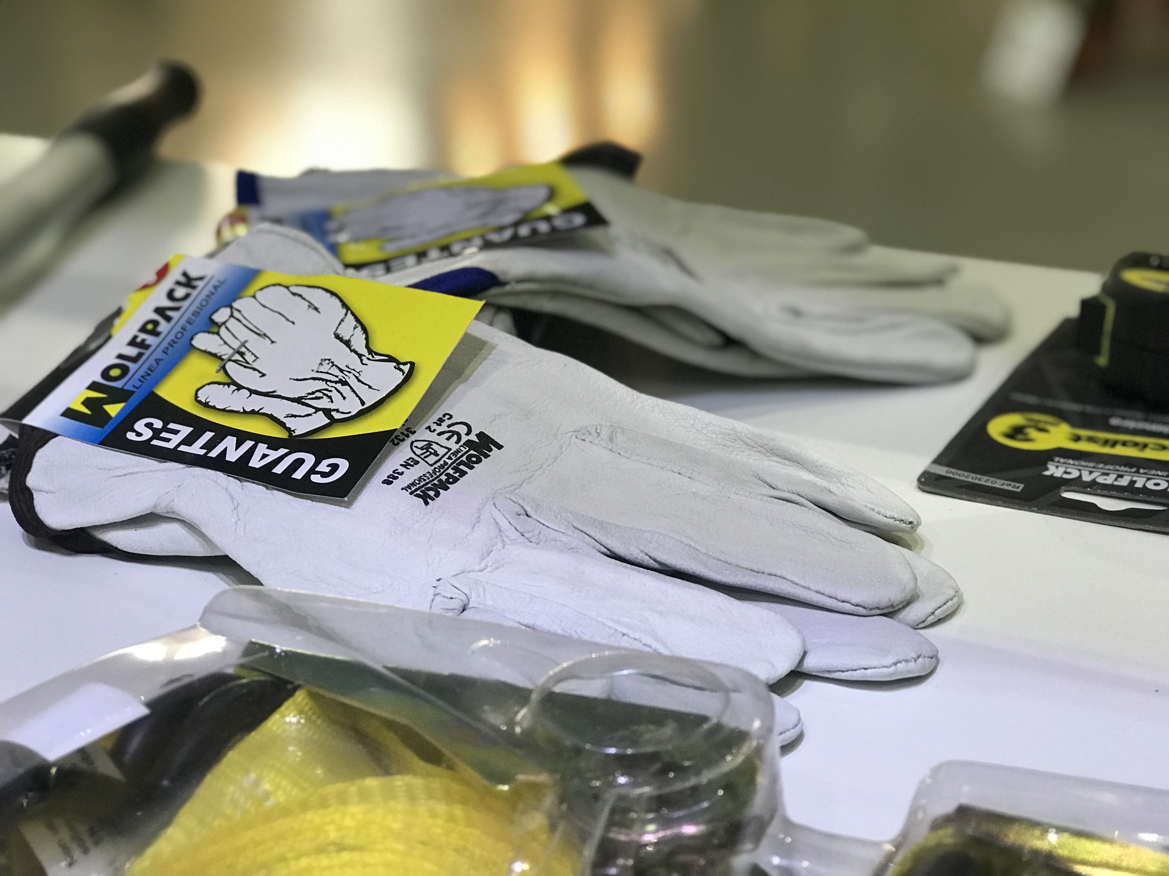 guantes de piel