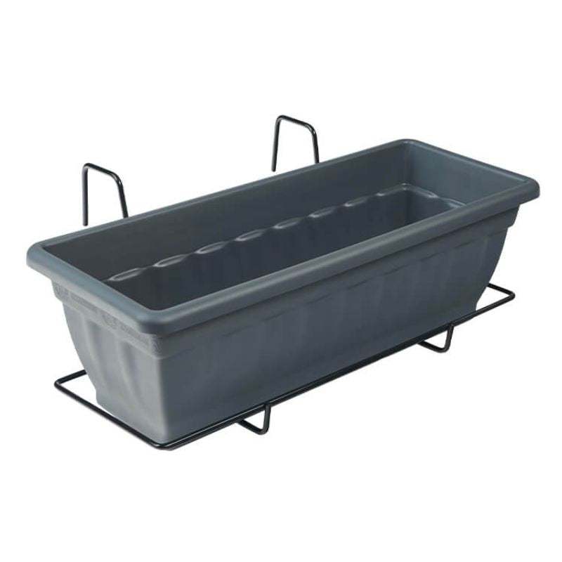 Soporte metálico para colgar jardineras en balcones y terrazas