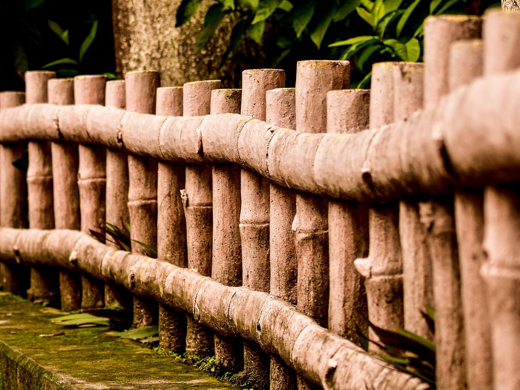valla de ocultación fabricada con cañas de bambu ejemplares