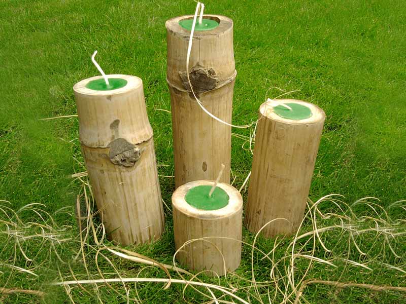 portavelas elaborado con cañas de bambú de gran calibre o ejemplares
